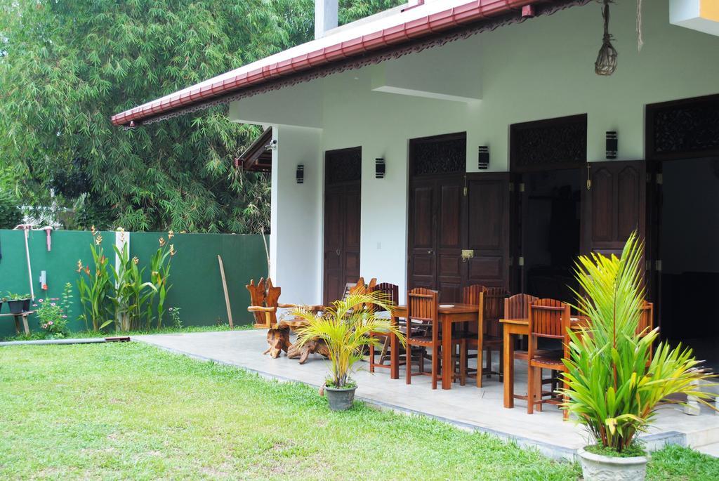 Mary'S Palm Garden Hotel Hikkaduwa Exterior photo